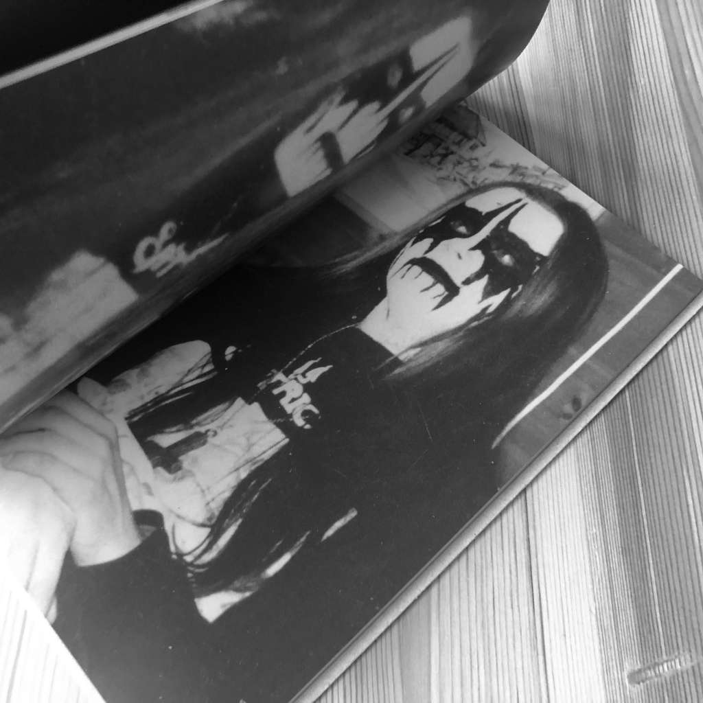 Manes - Ihjelbrent Skatt (Hardcover Book)