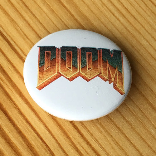 Doom (1993) (White) (Badge)