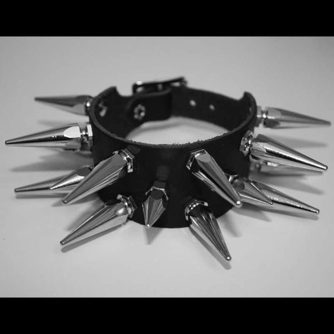 2 Row Medium & Large Hexagon Spike Leather (Wristband)