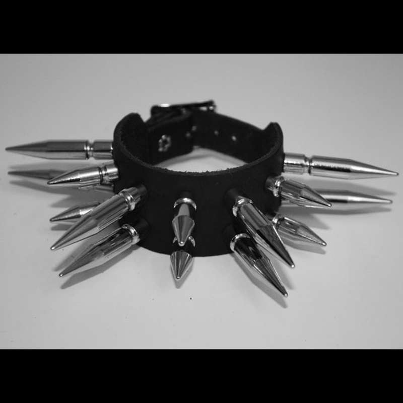 2 Row Medium & Large Spike Leather (Wristband)