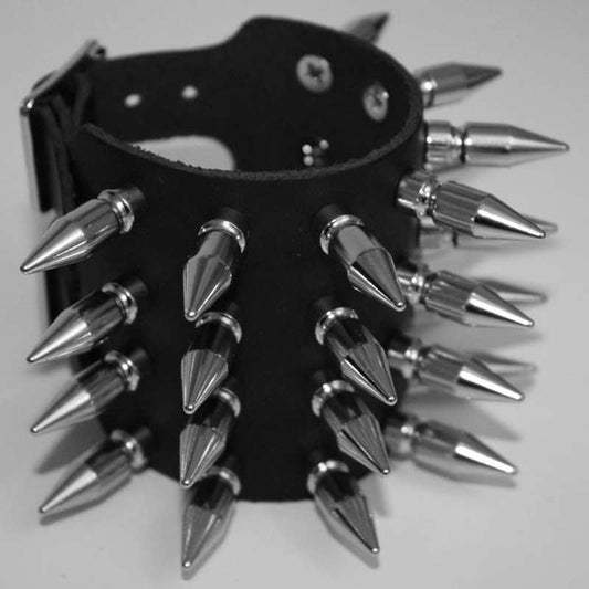 4 Row Medium Spike Leather (Wristband)